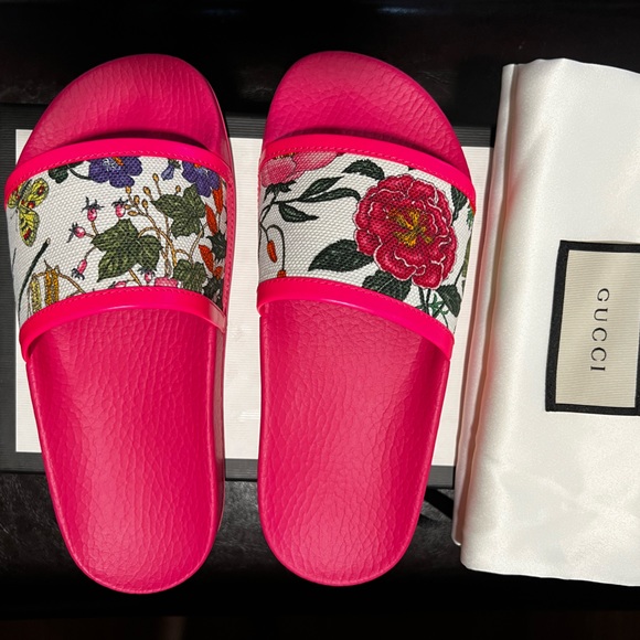 Gucci Slides - Picture 2 of 7